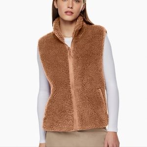 Aritzia TNA Cody Massive Polar Vest